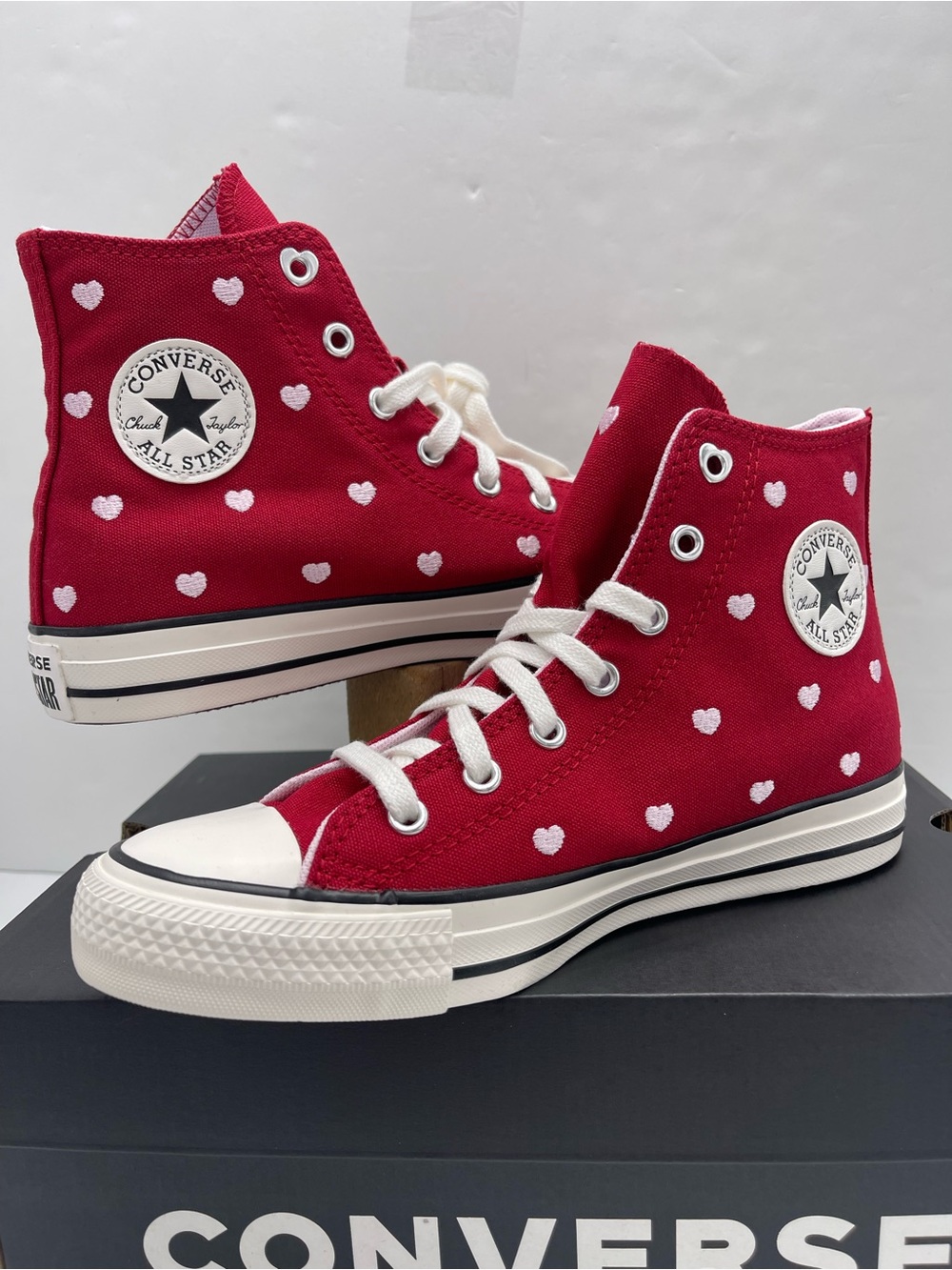 Converse A19065F WMNS 
CTAS HI
DAYS AHEAD/VINTAGE WHITE Sneakers 
Heart Print - Picture 11 of 16